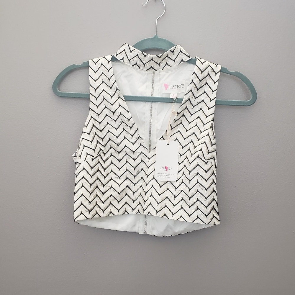 L'Atiste Mock Neck Crop Top